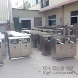 鶴崗市公安局為幫扶村贈送150個環(huán)保分類垃圾桶