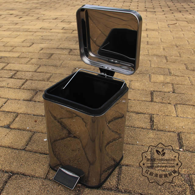 室內家用腳踏式不銹鋼垃圾桶圖片003