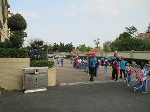 紅樹灣不銹鋼垃圾桶提升順德校園美麗環(huán)境