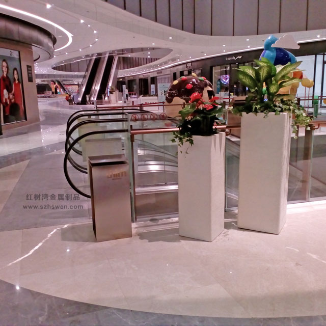 高檔不銹鋼垃圾桶凈化佛山中海環宇城商場擺放圖