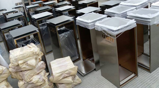 高檔室內不銹鋼垃圾桶工廠生產圖