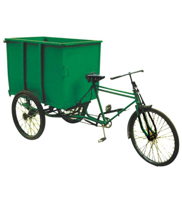 腳蹬三輪垃圾車